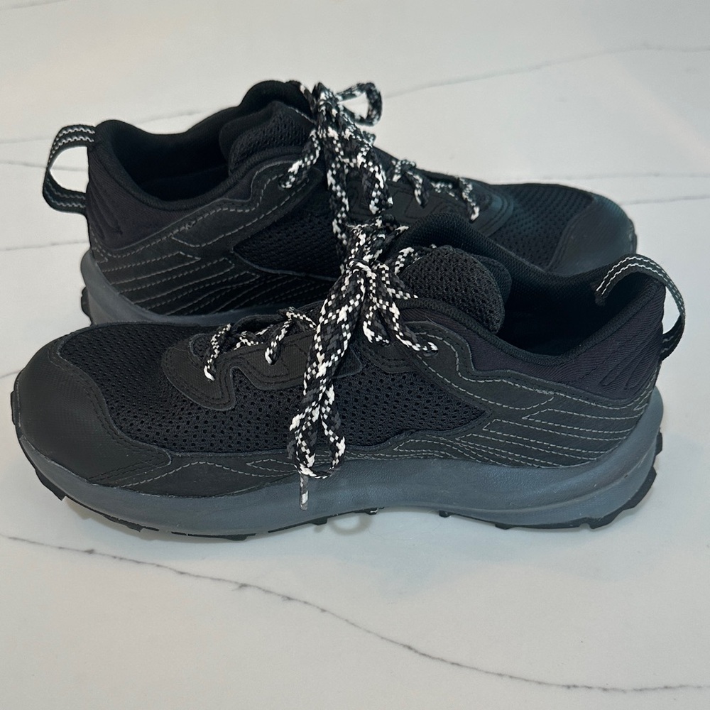 The North Face Kids Black Fastpack Waterproof Hiking Shoe - Picture 5 of 6
